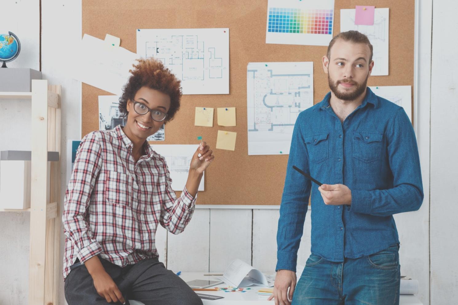 Session de formation sur l'analyse financière avec supports visuels et tableaux de bord